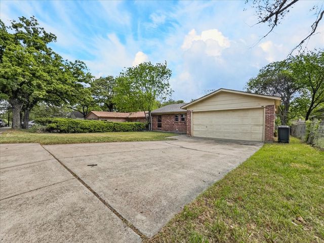 2521 Putnam Street, Fort Worth, TX 76112