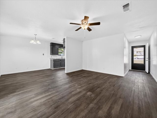 2521 Putnam Street, Fort Worth, TX 76112