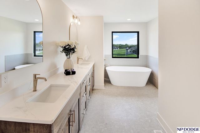 20131 R Street, Omaha, NE 68135