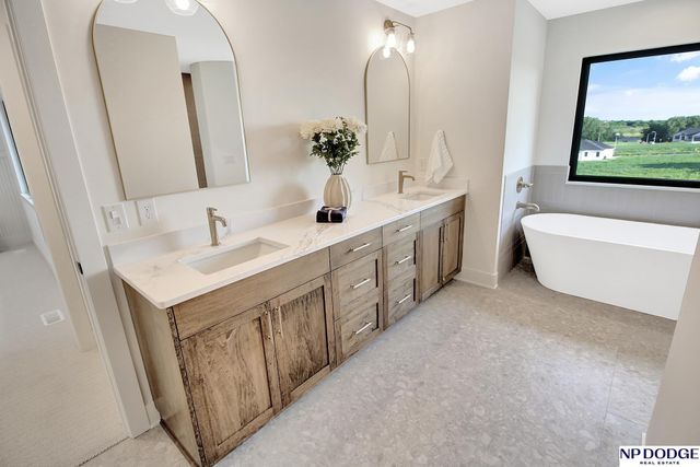 20131 R Street, Omaha, NE 68135