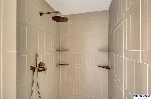 20131 R Street, Omaha, NE 68135