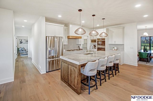 20131 R Street, Omaha, NE 68135