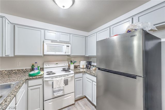 2101 Blue Breeze Drive 107, Las Vegas, NV 89128