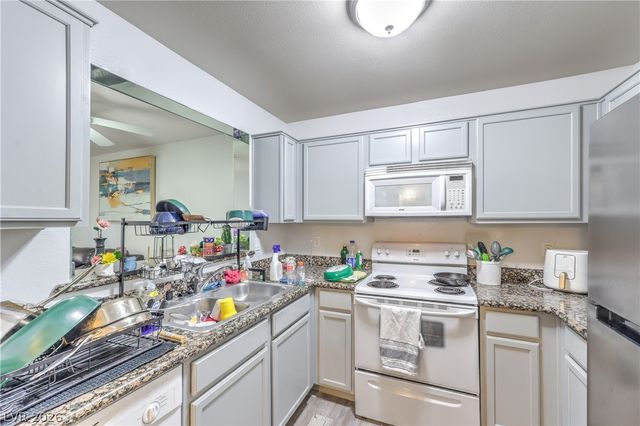 2101 Blue Breeze Drive 107, Las Vegas, NV 89128