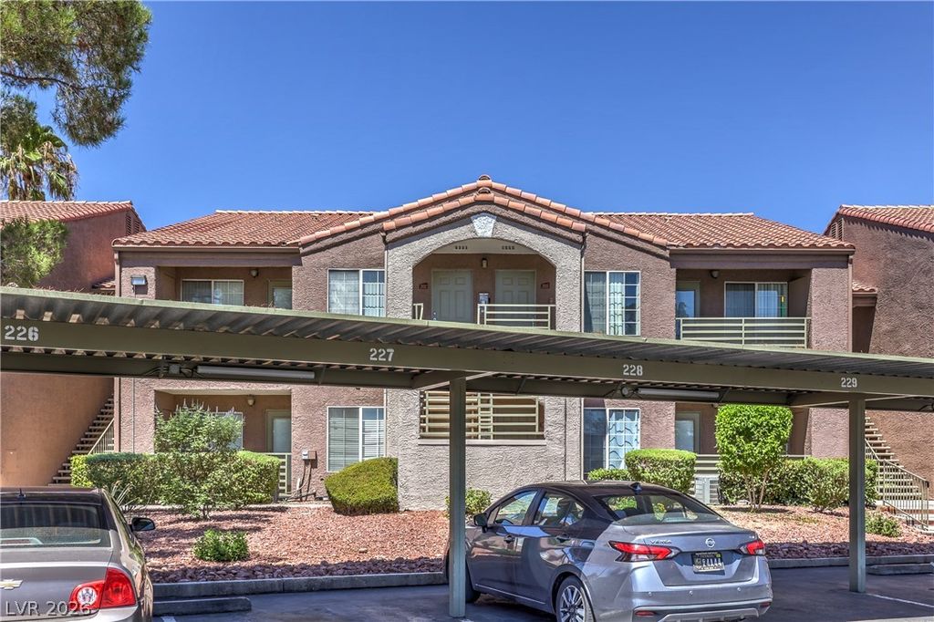2101 Blue Breeze Drive 107, Las Vegas, NV 89128