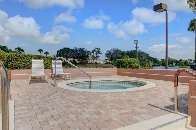 2220 Soundings Court, Greenacres, FL 33413