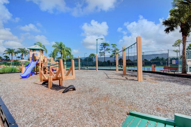 2220 Soundings Court, Greenacres, FL 33413