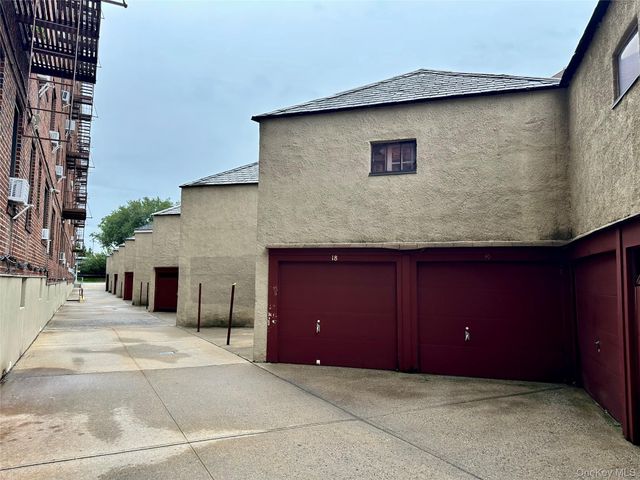 68-36 Burns D3, Forest Hills, NY 11375