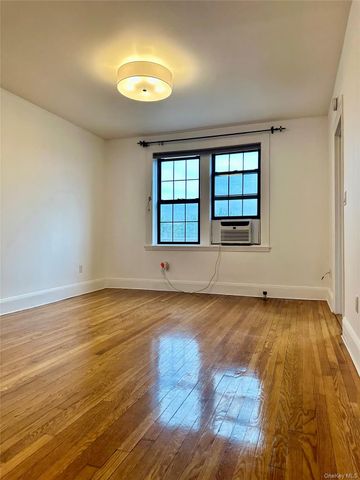 68-36 Burns D3, Forest Hills, NY 11375