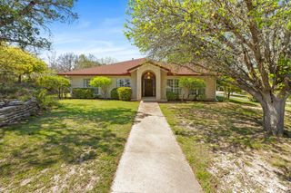 311 Riverhill Blvd, Kerrville, TX 78028