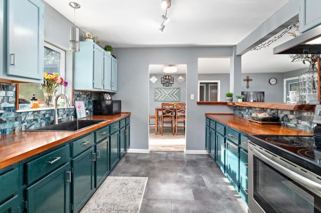 1007 N Pine Street, Woodville, TX 75979