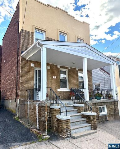 10 Farnham Avenue, Garfield, NJ 07026