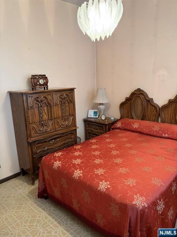 10 Farnham Avenue, Garfield, NJ 07026