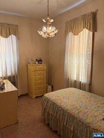 10 Farnham Avenue, Garfield, NJ 07026