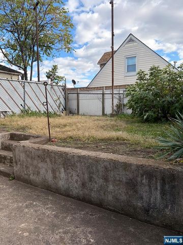 10 Farnham Avenue, Garfield, NJ 07026