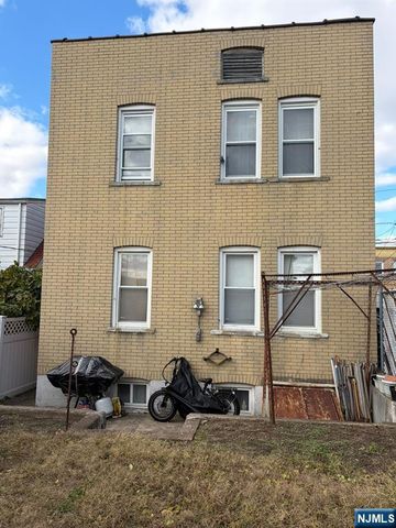 10 Farnham Avenue, Garfield, NJ 07026