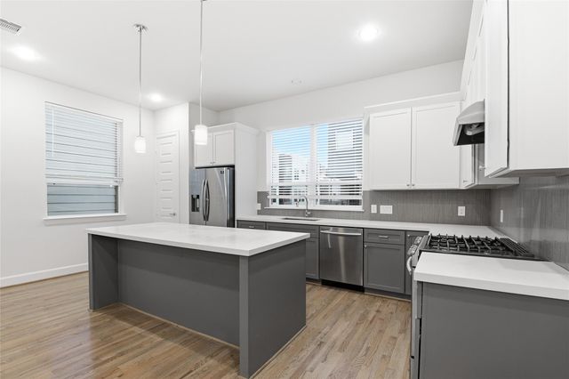 2733 Eado Edge Court, Houston, TX 77020