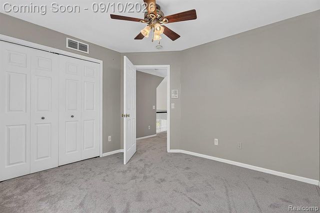 48802 Crescent Drive, Macomb, MI 48044