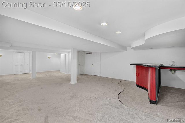 48802 Crescent Drive, Macomb, MI 48044