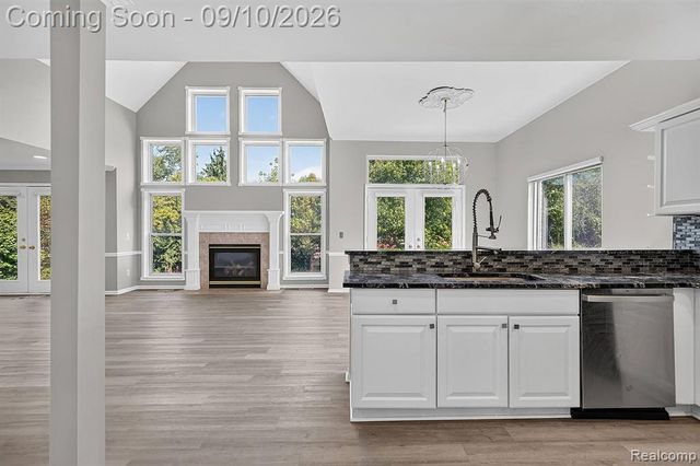 48802 Crescent Drive, Macomb, MI 48044