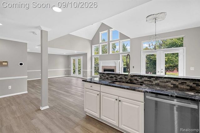 48802 Crescent Drive, Macomb, MI 48044