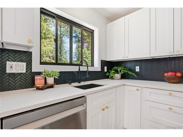 31556 Griffin Dr, Conifer, CO 80433