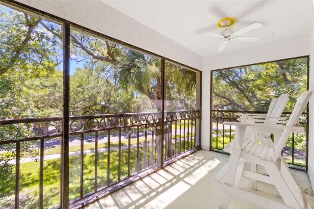 500 SANTA CRUZ PLACE NE F, St Petersburg, FL 33703