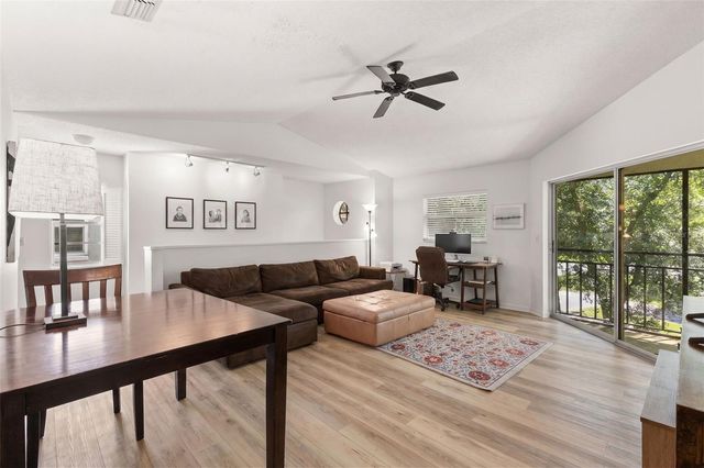 500 SANTA CRUZ PLACE NE F, St Petersburg, FL 33703