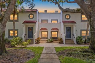500 SANTA CRUZ PLACE NE F, St Petersburg, FL 33703