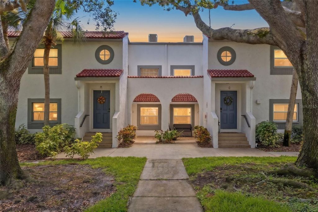 500 SANTA CRUZ PLACE NE F, St Petersburg, FL 33703