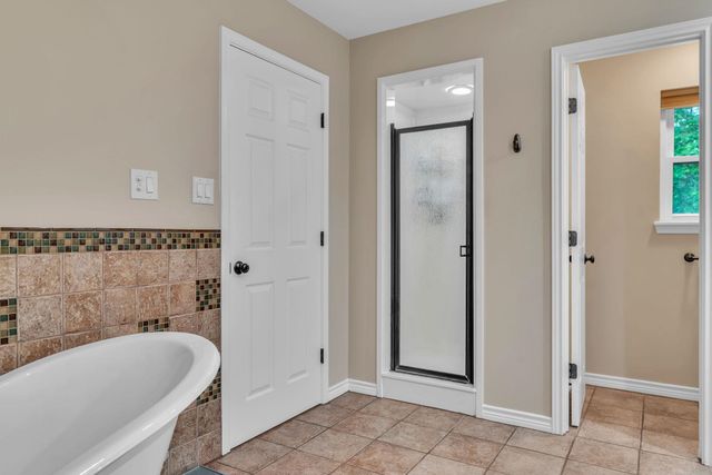 508 Plantation Ln, Marshall, TX 75672