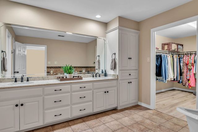 508 Plantation Ln, Marshall, TX 75672