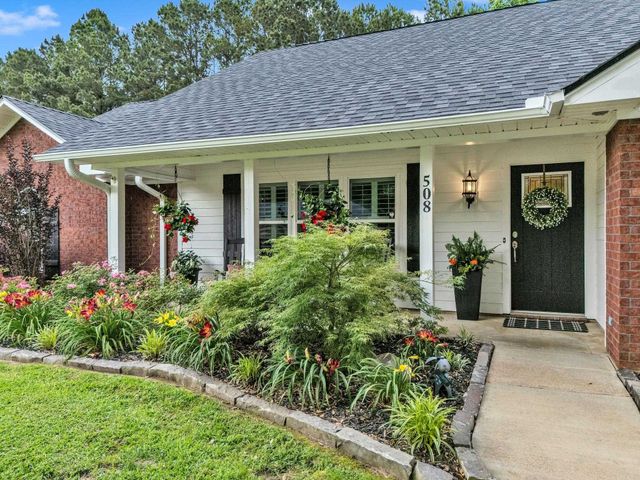 508 Plantation Ln, Marshall, TX 75672