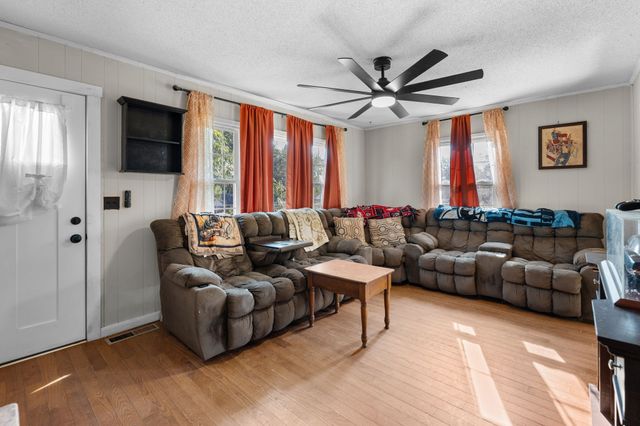 314 Avon St, Lawrenceburg, TN 38464