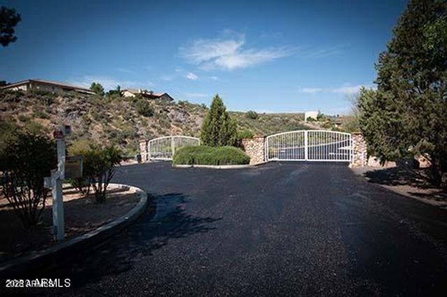 12331 S CABALLO Terrace 314, Mayer, AZ 86333