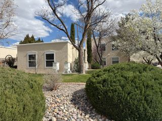 5100 Cordoniz Street NW, Albuquerque, NM 87120