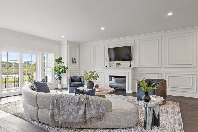 206 W Main St 8, Georgetown, MA 01833