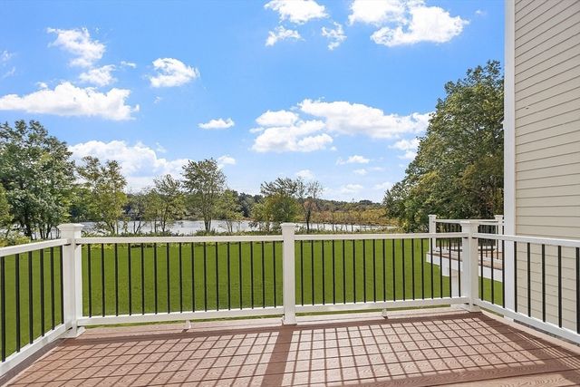 206 W Main St 8, Georgetown, MA 01833