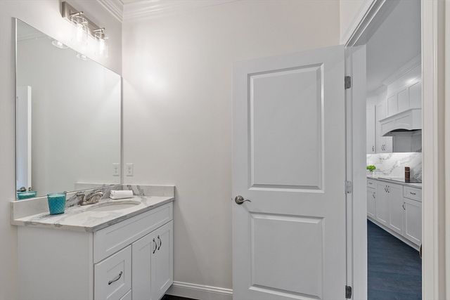 206 W Main St 8, Georgetown, MA 01833