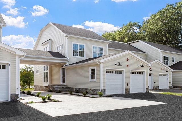 206 W Main St 8, Georgetown, MA 01833