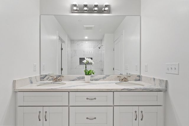206 W Main St 8, Georgetown, MA 01833