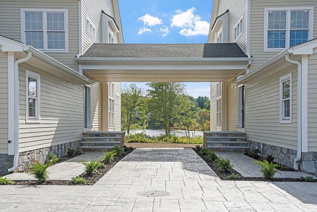 206 W Main St 8, Georgetown, MA 01833