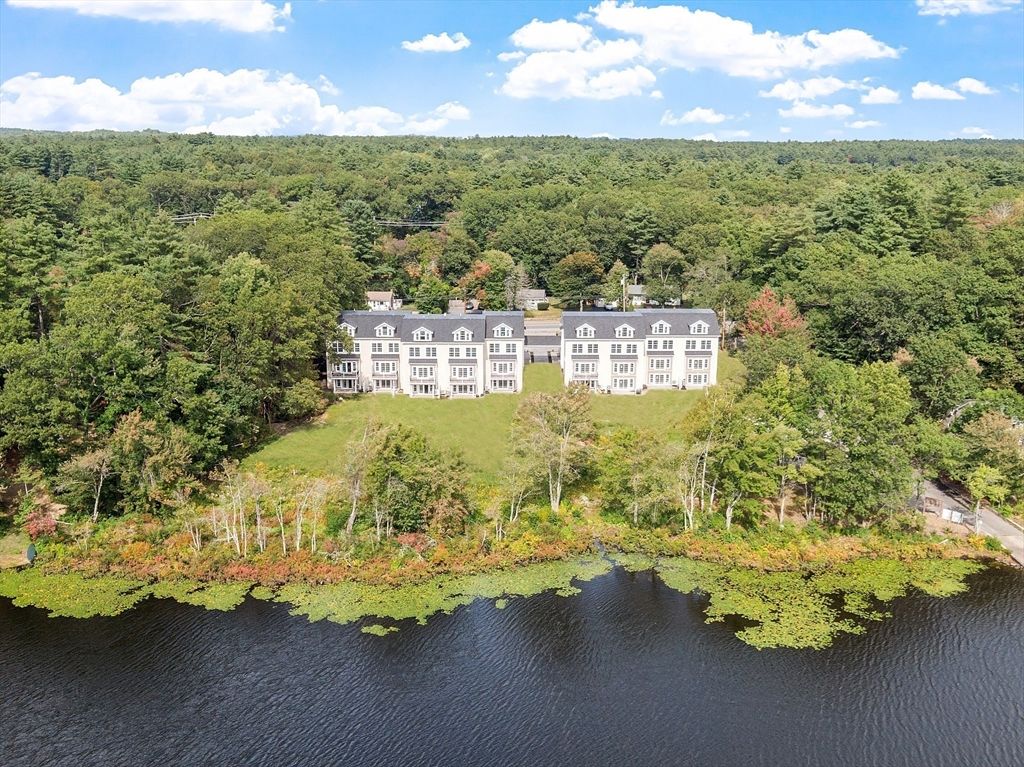 206 W Main St 8, Georgetown, MA 01833