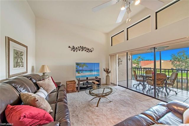 643 Beachwalk Cir Apt 202, Naples, FL 34108