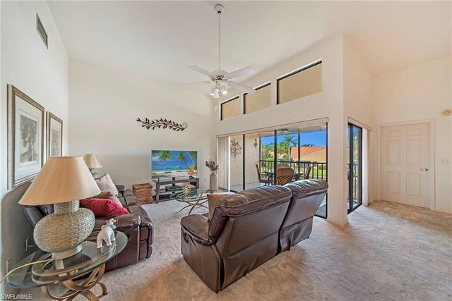 643 Beachwalk Cir Apt 202, Naples, FL 34108