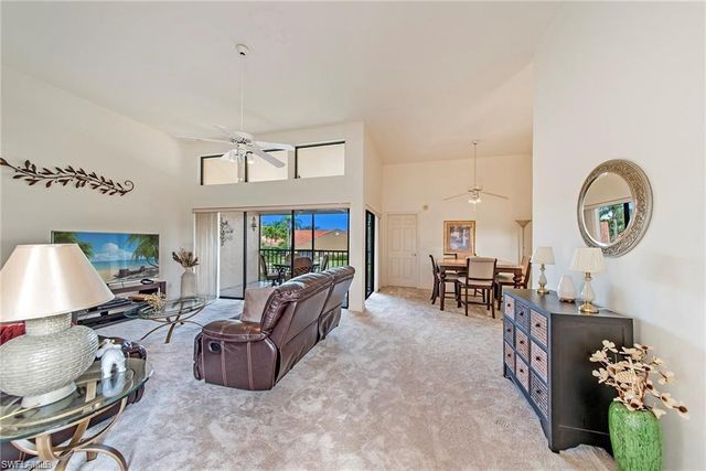 643 Beachwalk Cir Apt 202, Naples, FL 34108