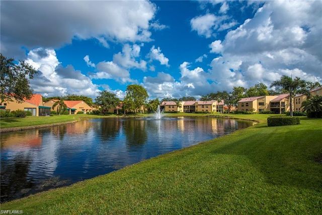 643 Beachwalk Cir Apt 202, Naples, FL 34108