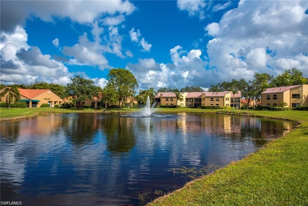 643 Beachwalk Cir Apt 202, Naples, FL 34108