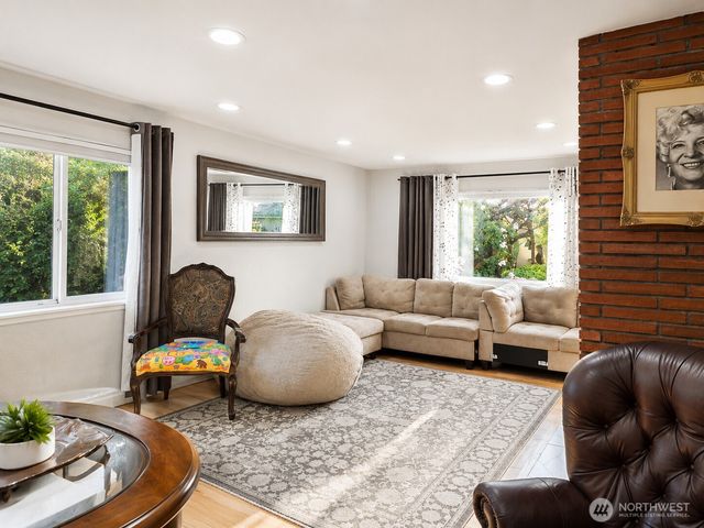 6428 S Park Avenue, Tacoma, WA 98408