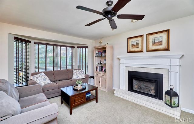 5173 Kings Park Drive, St Louis, MO 63129